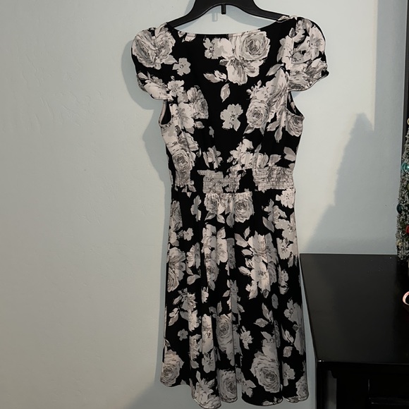 Elle black and gray dress size XS perfect condition - Picture 7 of 8